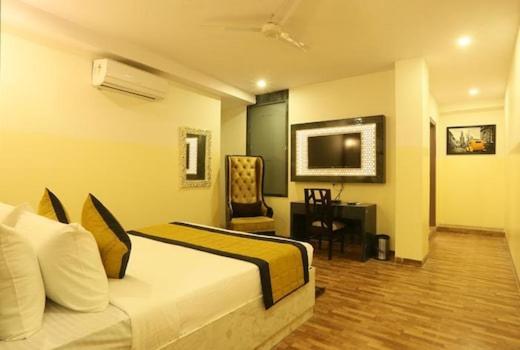 Hotel plazzo Nuova Delhi Esterno foto